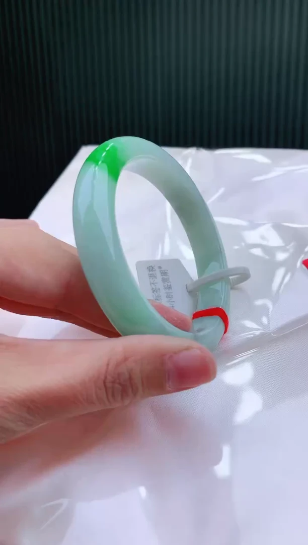 未镶嵌手镯翡翠57+