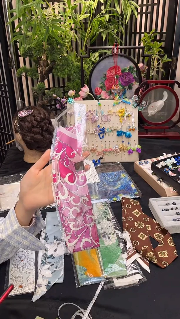 织绣法*利非遗苏绣手工饰品v