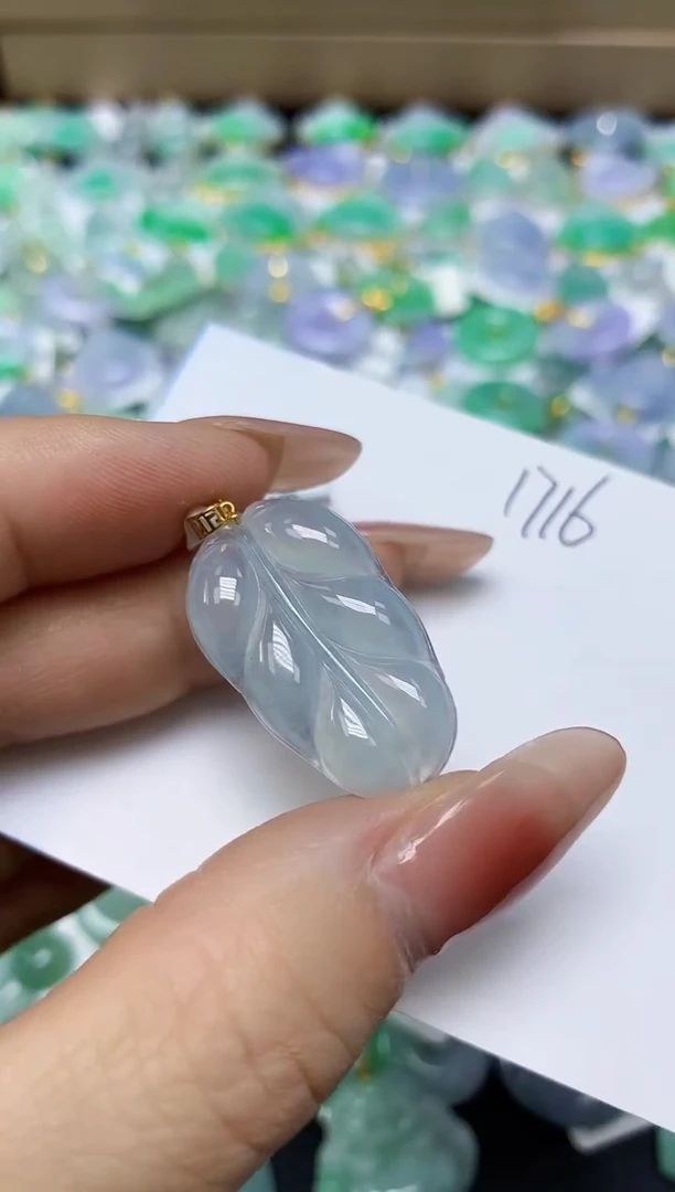 翡翠18K金镶嵌颈饰 天然缅甸翡翠A货