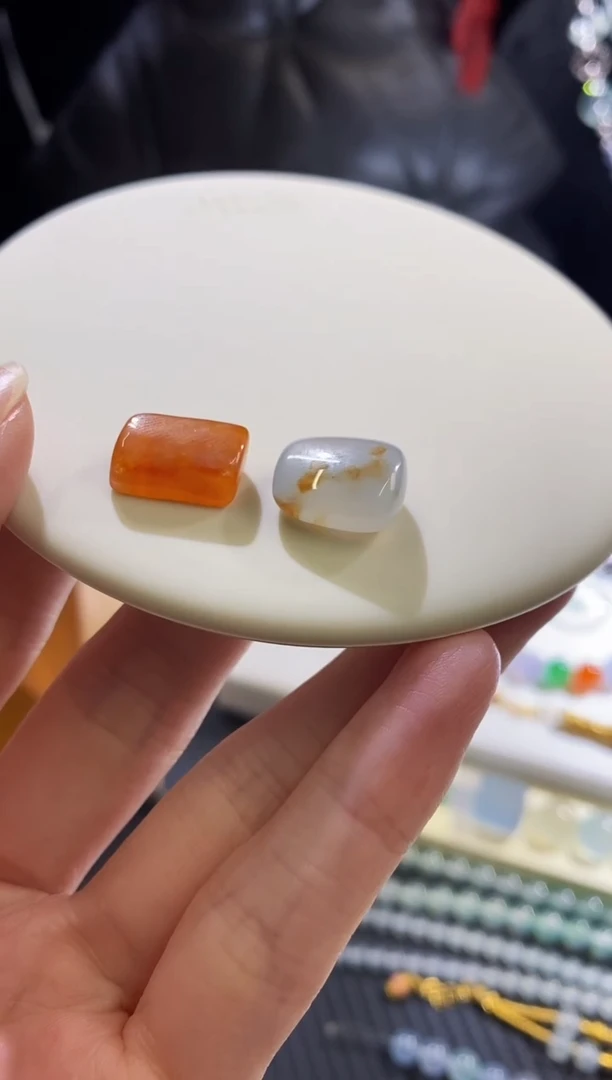 未镶嵌挂件翡翠入***合2颗随型