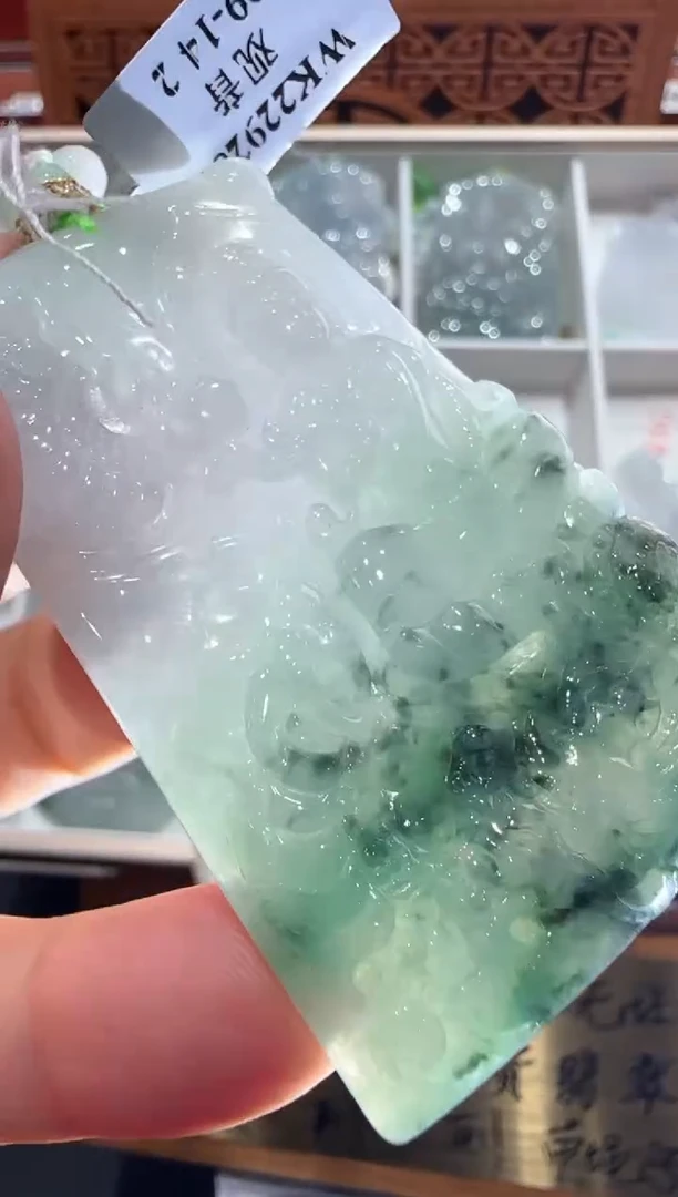 翡翠挂件未镶嵌A货翡翠多样性孤品