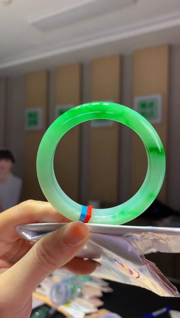 未镶嵌手镯翡翠-C242 圈口54.3 全款18万 定金2万