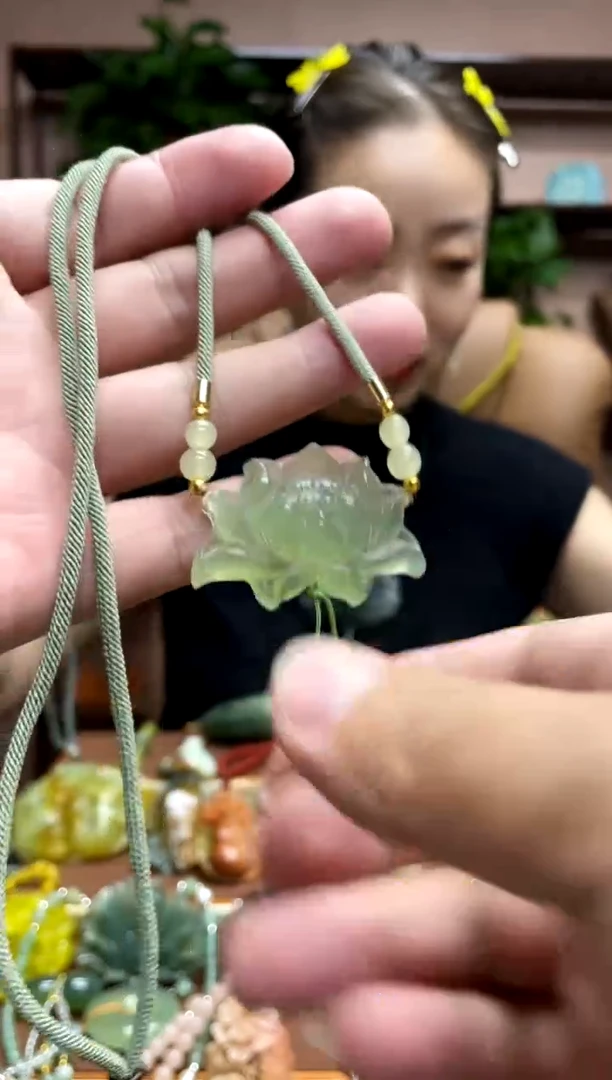 未镶嵌岫玉吊坠`2
