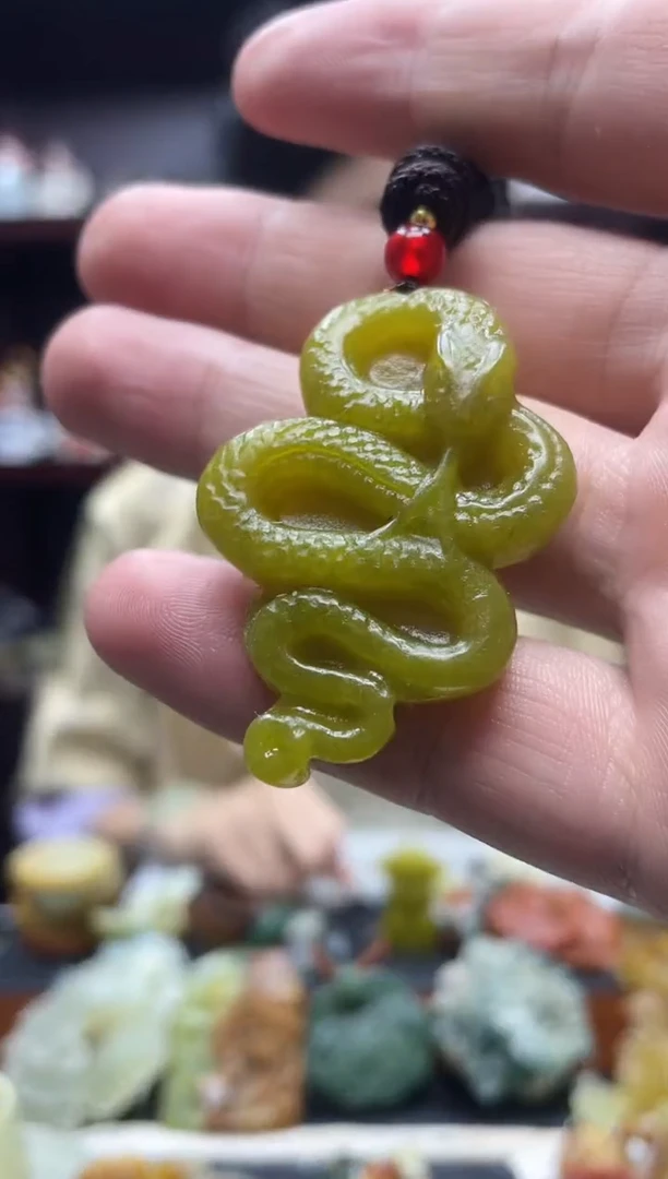 未镶嵌岫玉吊坠·