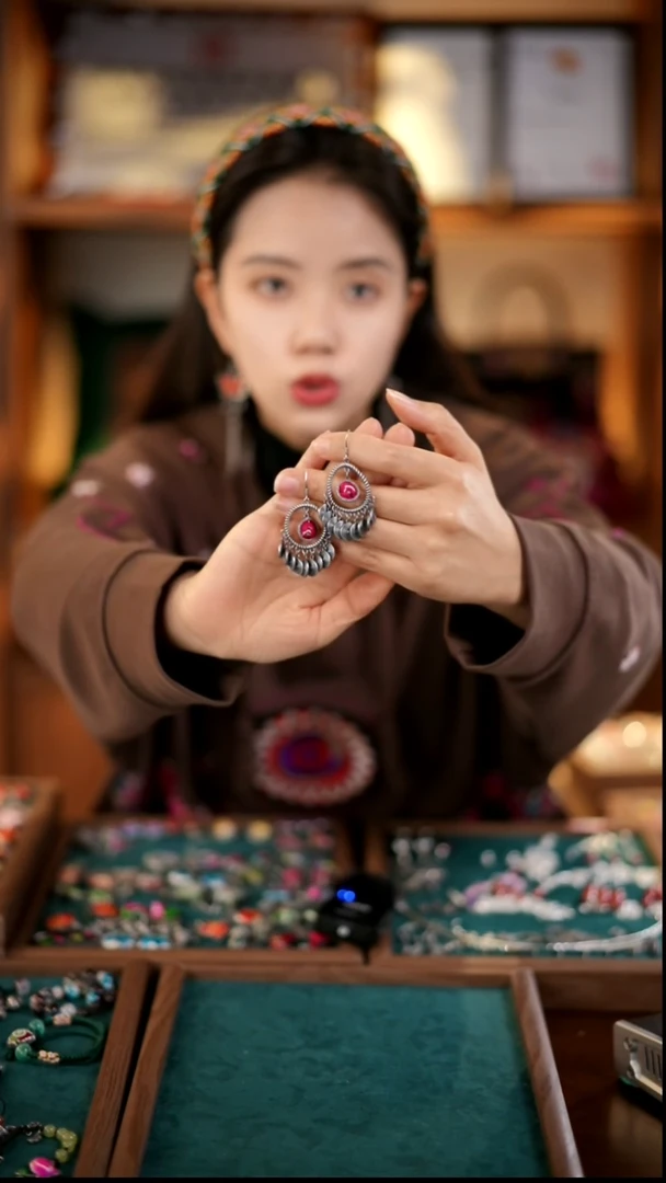 刺绣私人定制苗族手工Q906