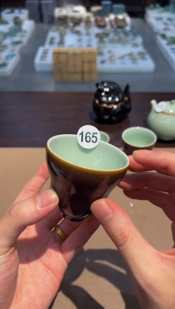 165窑承龙泉青瓷紫釉葫芦杯