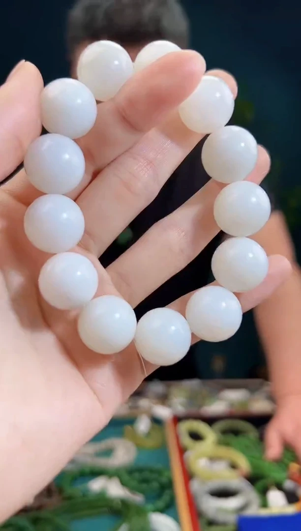 颈饰未镶嵌和田玉一物一证 拍一单发一个