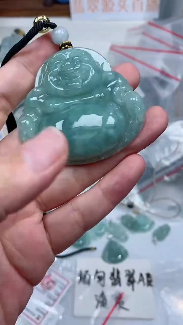 颈饰未镶嵌翡翠吊坠