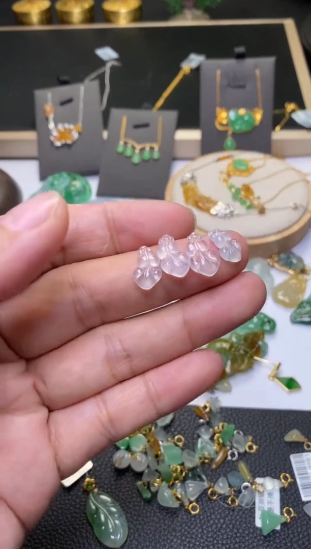 翡翠未镶嵌颈饰净货多样发一36423