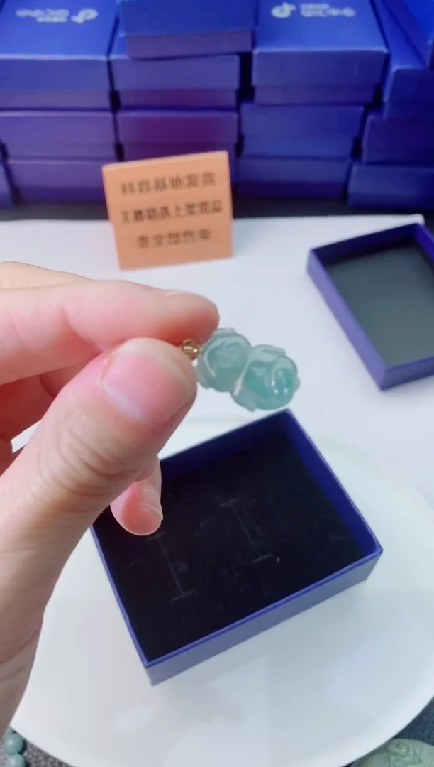 翡翠未镶嵌颈饰1111111111