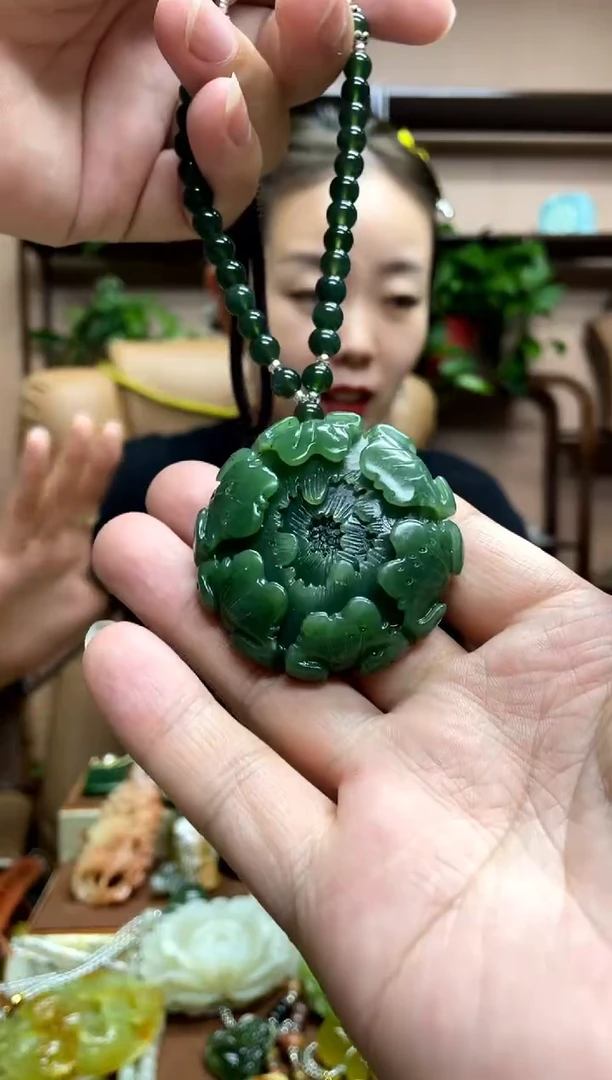 颈饰未镶嵌和田玉·