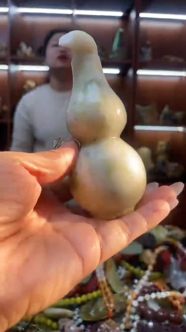 未镶嵌蛇纹石玉手把多样性发其一