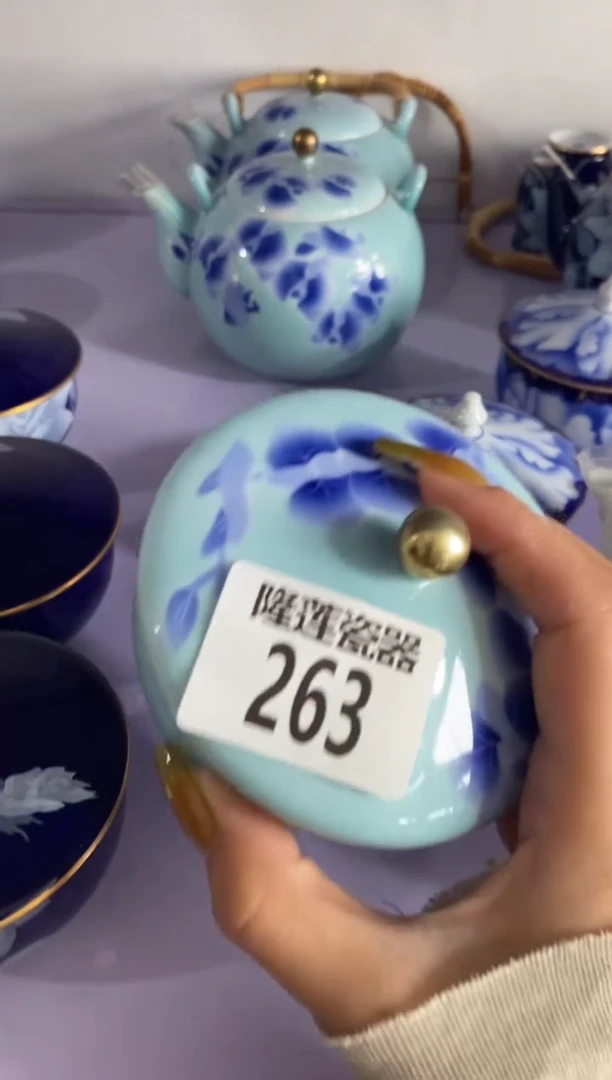 瓷片大**鹿隆莲瓷器欢迎大家