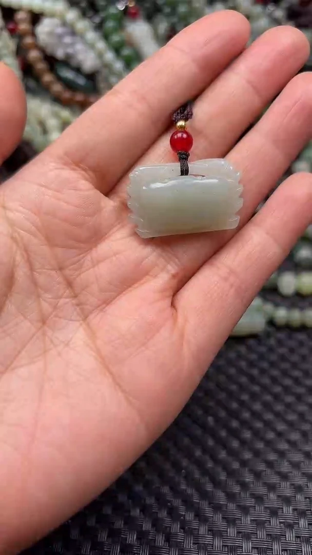 【闪购商品】和田玉颈饰未镶嵌1