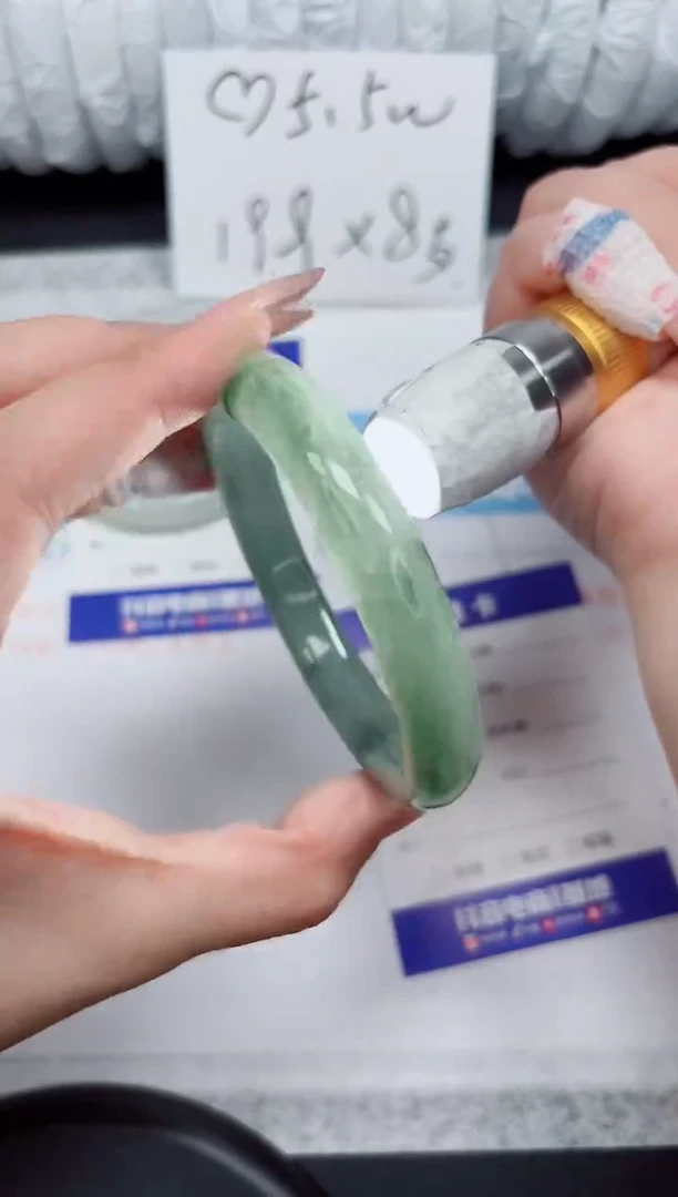 石英质玉手镯未镶嵌219-60