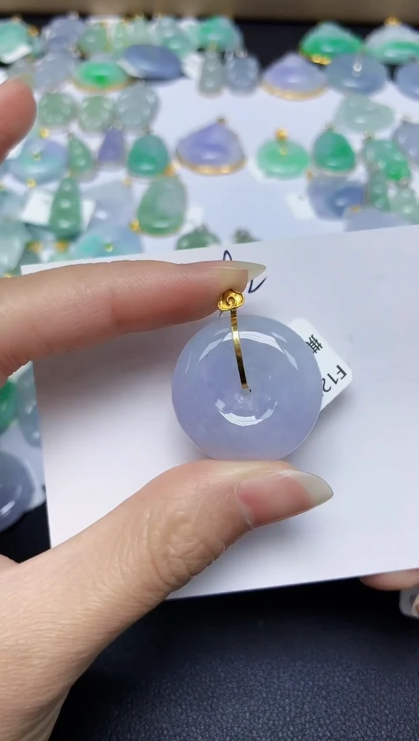 翡翠18K金镶嵌颈饰天然缅甸翡翠A货