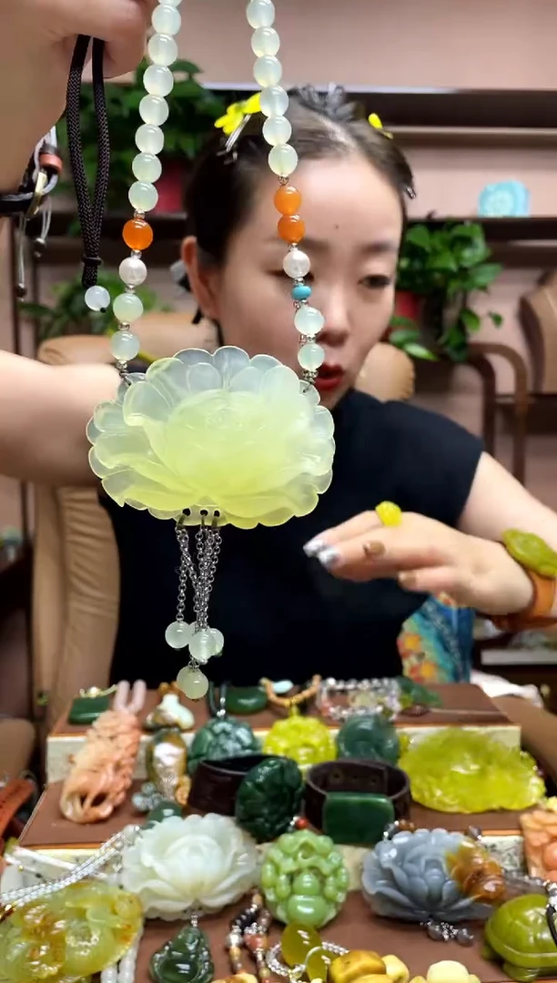 未镶嵌岫玉吊坠·
