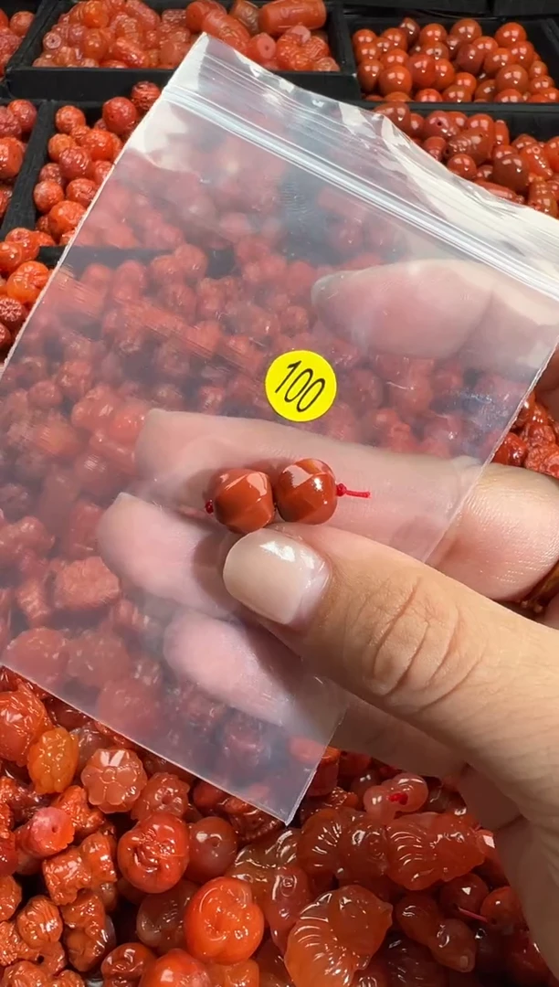 颈饰未镶嵌南红玛瑙1