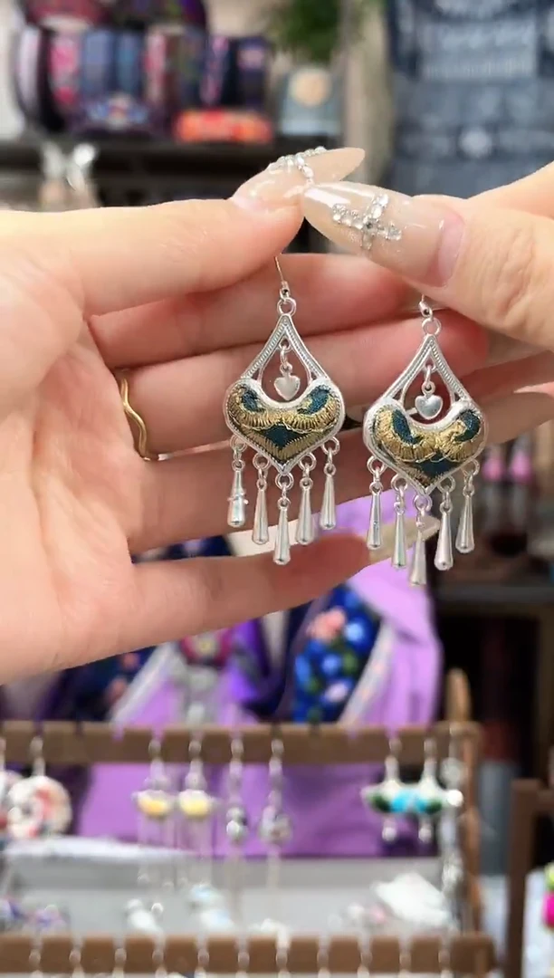 织绣民族风非遗老绣苗银饰品146