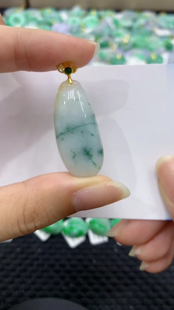 翡翠未镶嵌颈饰天然缅甸翡翠A货