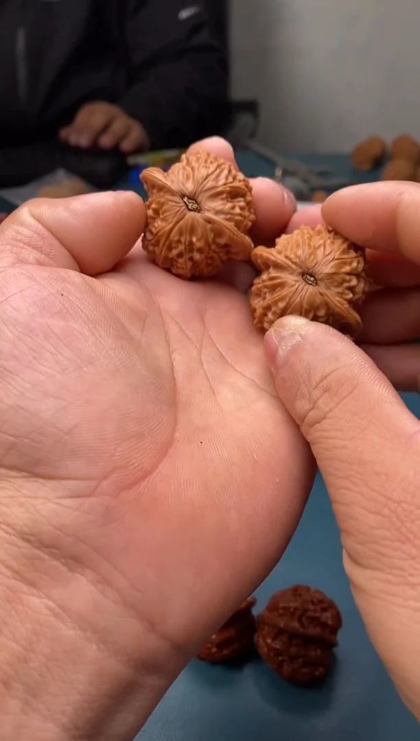 吊坠文玩核桃野生麒麟396