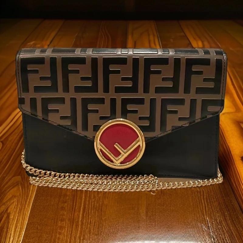 95新 FENDI/芬迪 老花拼色WOC斜挎包1210 1911