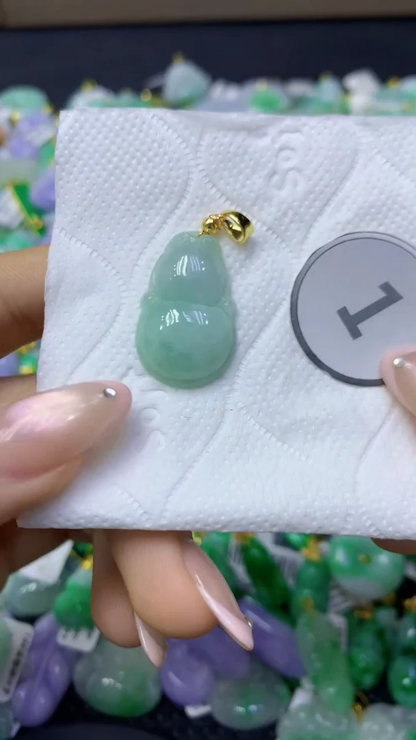 颈饰未镶嵌翡翠天然缅甸翡翠A货