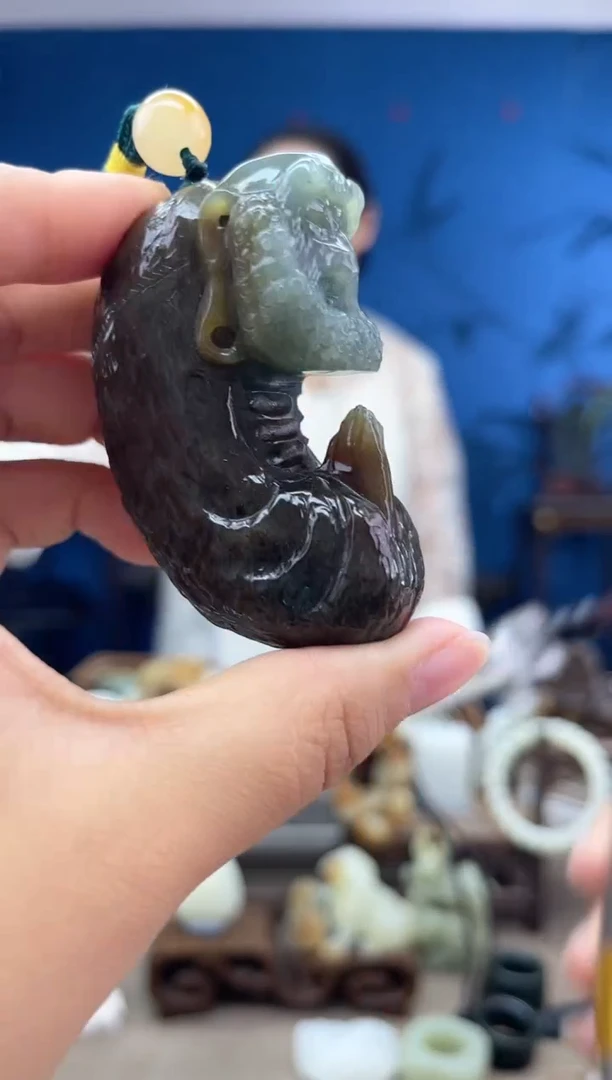 和田玉未镶嵌颈饰1