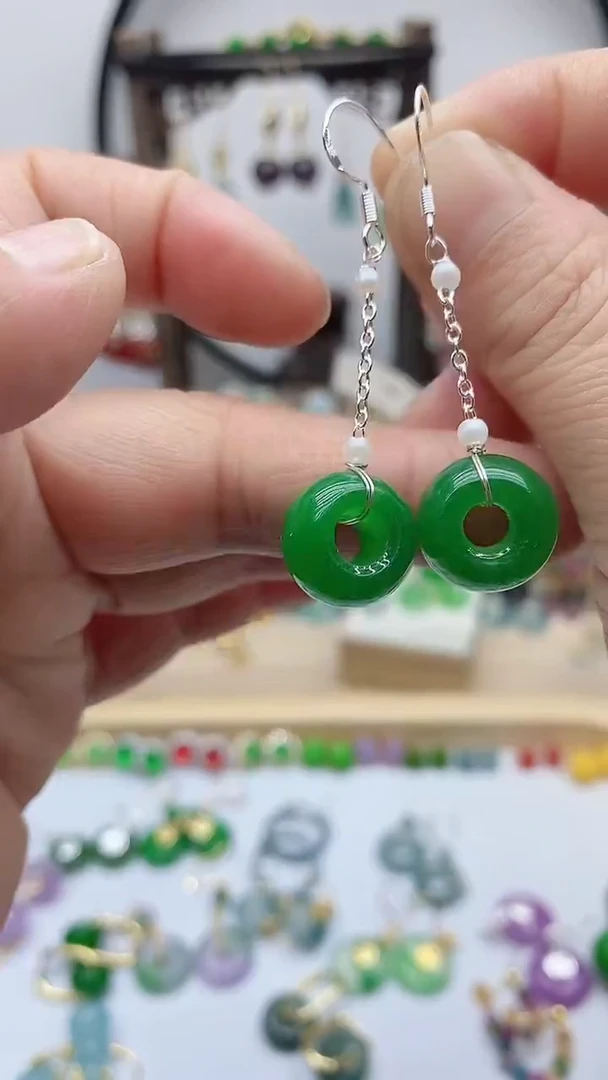 银S925镶嵌石英质玉（天山翠）耳饰545