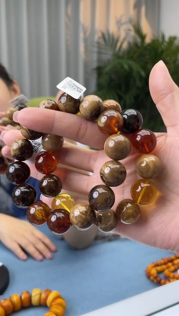 【闪购商品】琥珀珠宝奇石未镶嵌假一罚十，多样性发一件033.16