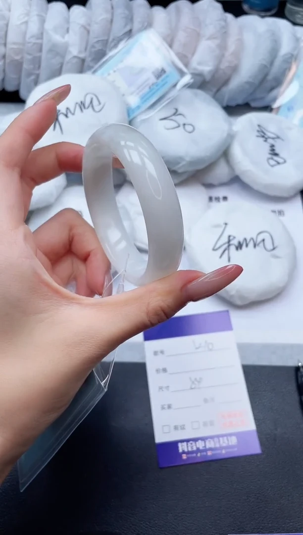 未镶嵌手镯和田玉6K10-54