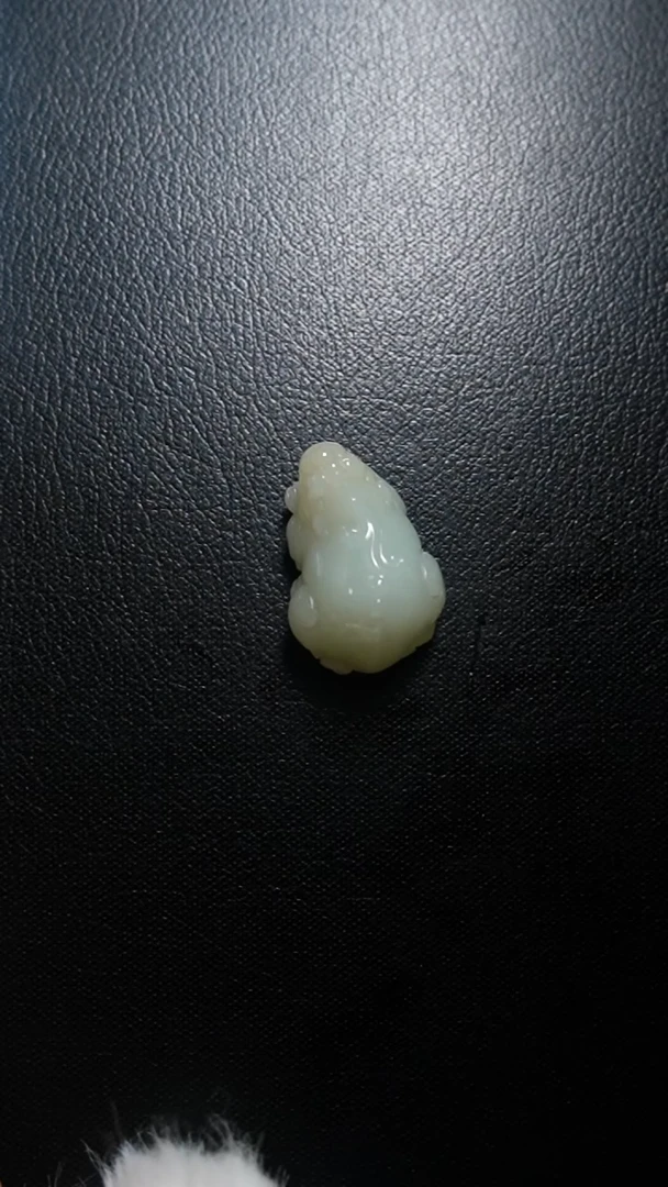 颈饰未镶嵌和田玉貔貅