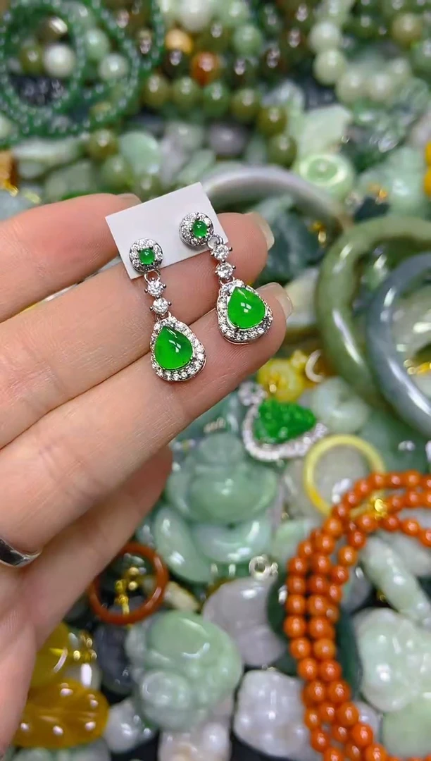 颈饰未镶嵌翡翠/U/翡翠A货，一件也是批发价