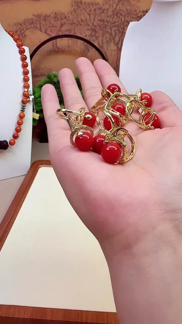 14K金镶嵌南红玛瑙耳饰J77