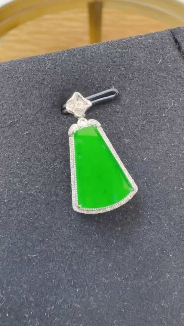 翡翠18K金镶嵌吊坠(不含链)多样性团购发一件