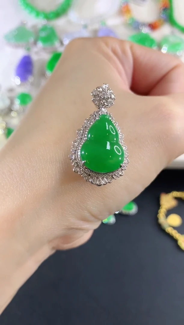 吊坠(不含链)18K金镶嵌翡翠193|