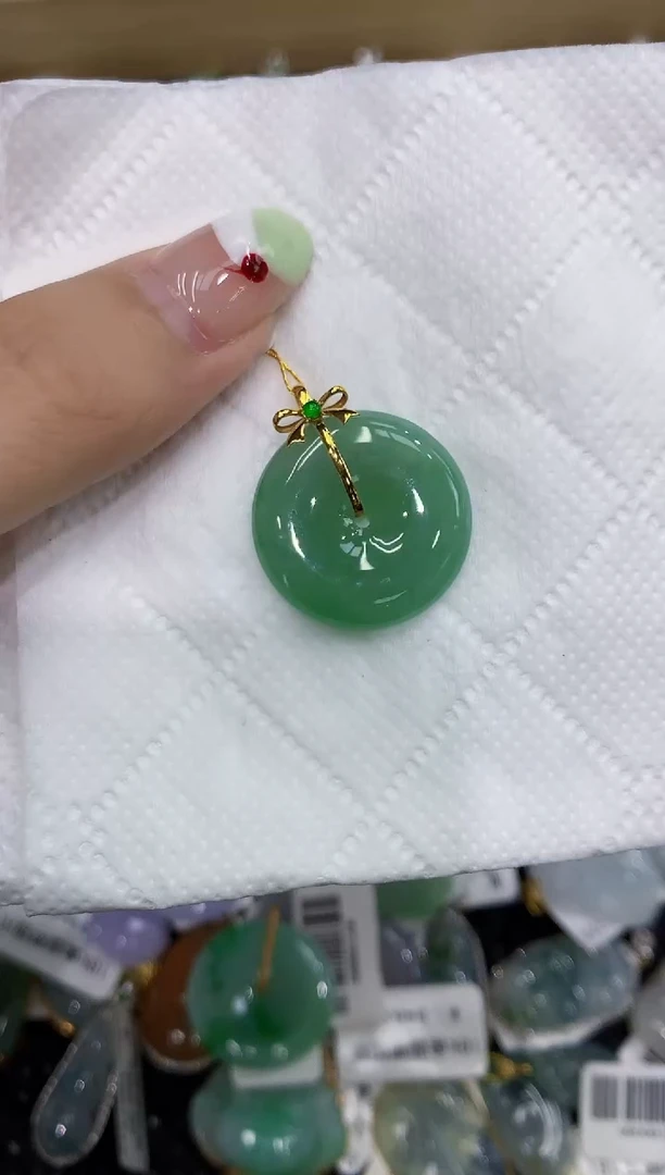 翡翠18K金镶嵌颈饰111111111111