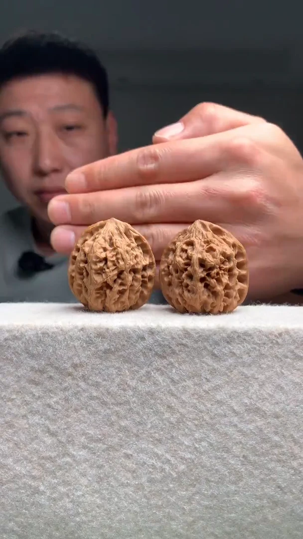 把件文玩核桃40尺紫荆关野牛