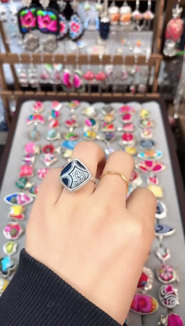 织绣民族风非遗老绣饰品567