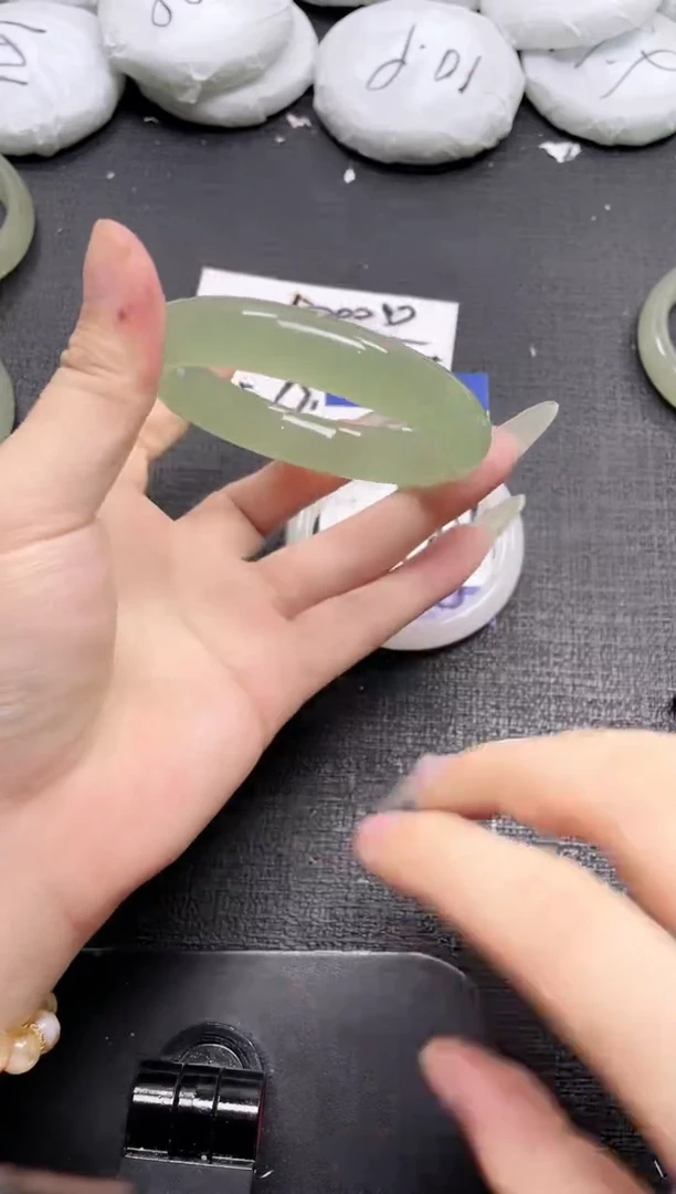 未镶嵌手镯石英质玉182-61