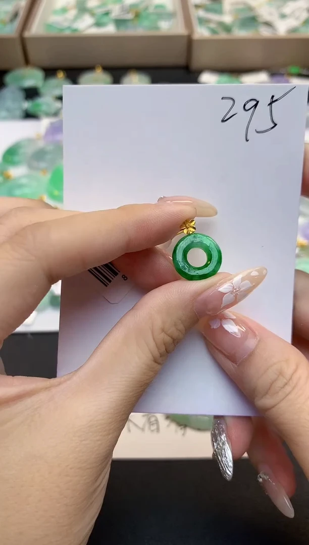 颈饰18K金镶嵌翡翠天然缅甸a货翡翠