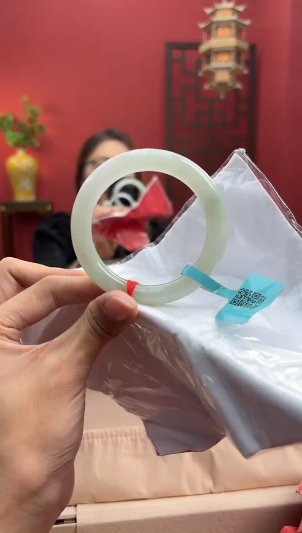 未镶嵌手镯（圆镯）翡翠翡翠手镯