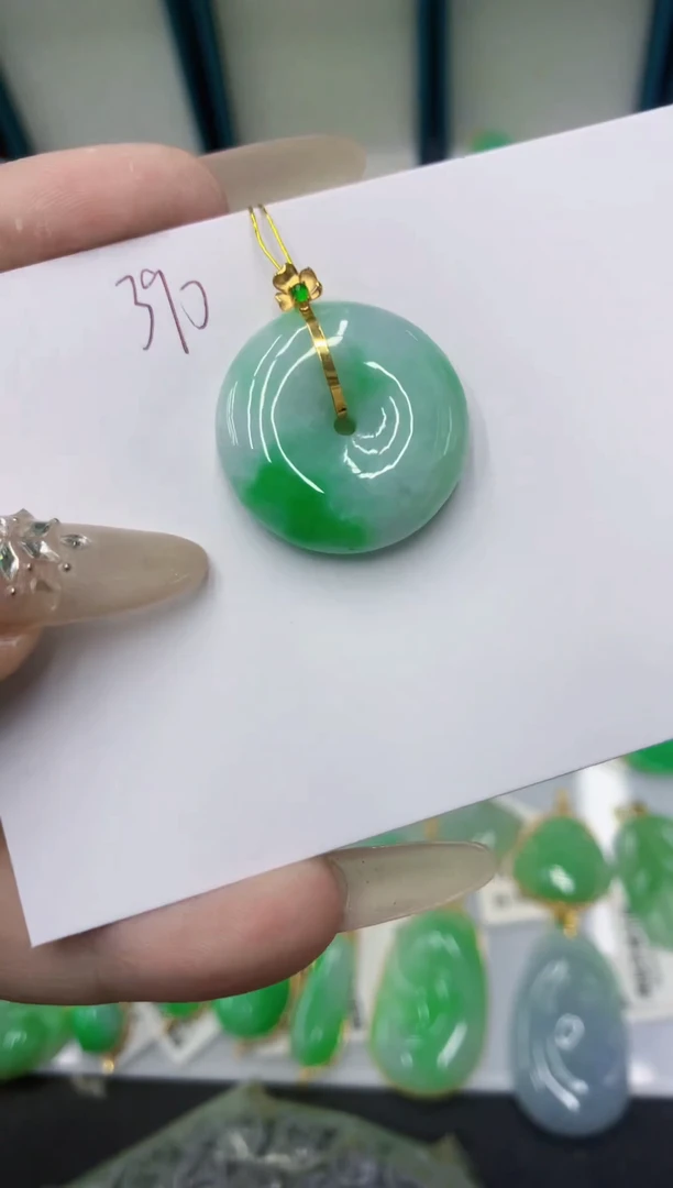颈饰18K金镶嵌翡翠11111
