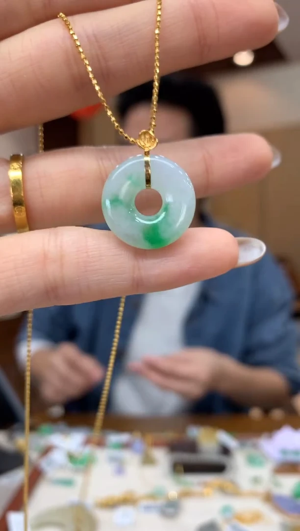 吊坠(不含链)18K金镶嵌翡翠甜甜圈