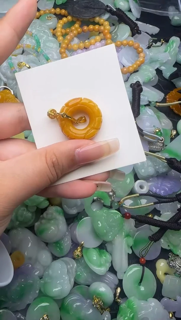 翡翠未镶嵌颈饰天然缅甸翡翠吊坠