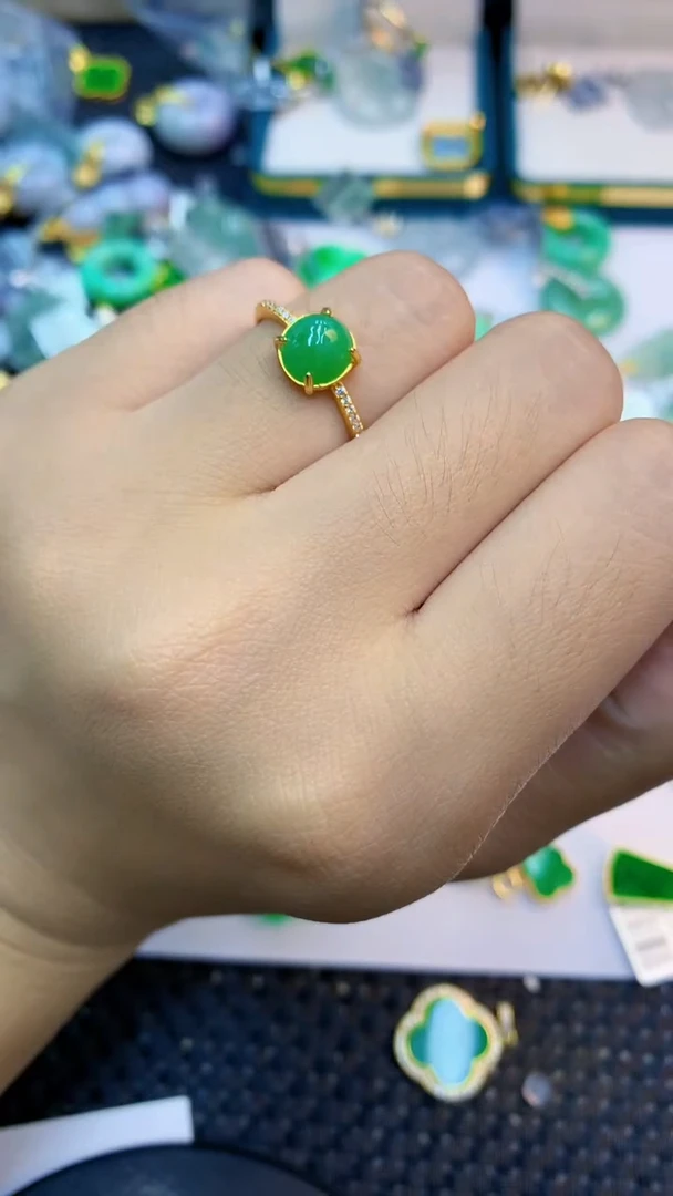 颈饰未镶嵌翡翠1