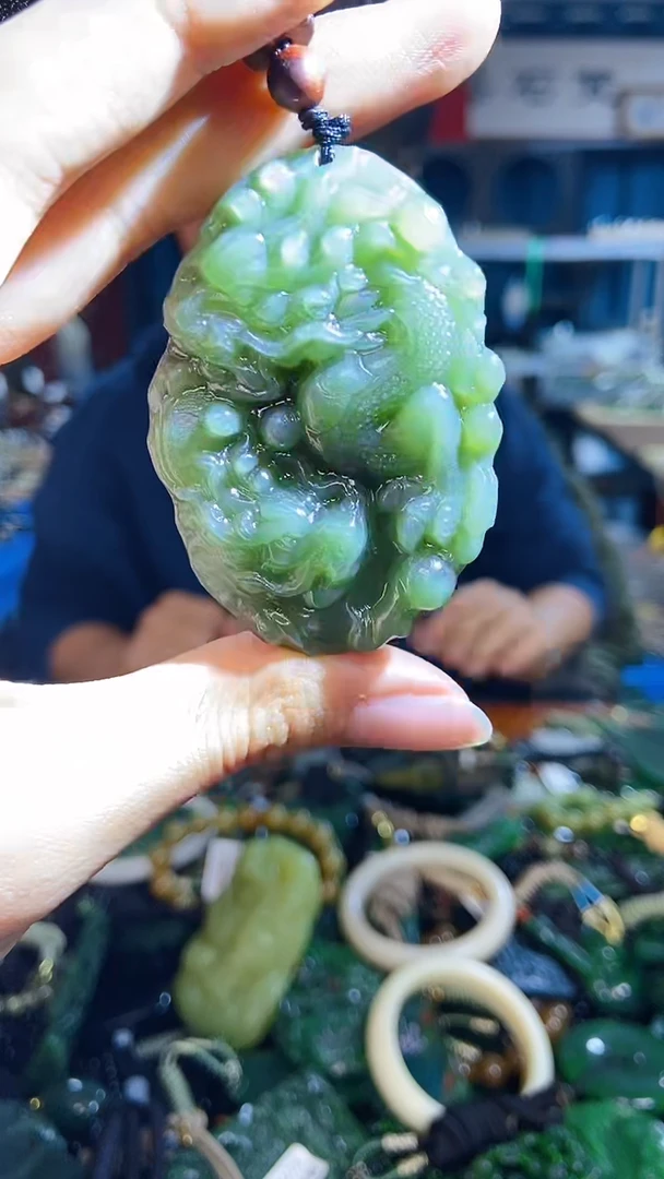 未镶嵌和田玉挂件1