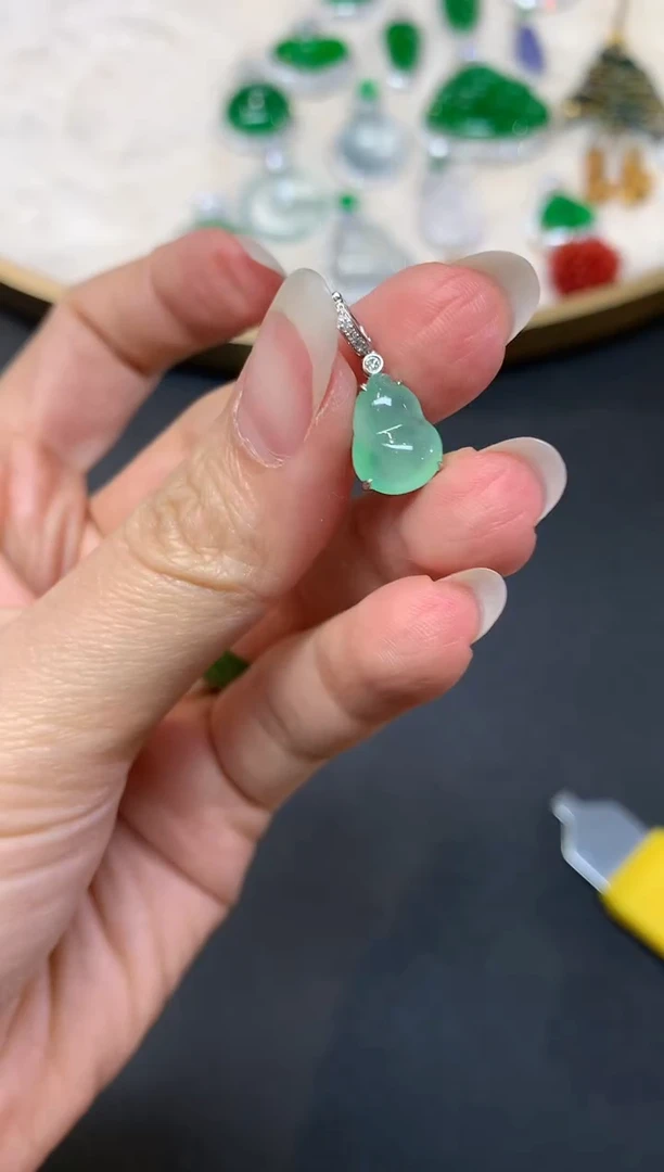 吊坠(不含链)18K金镶嵌翡翠W491|3980