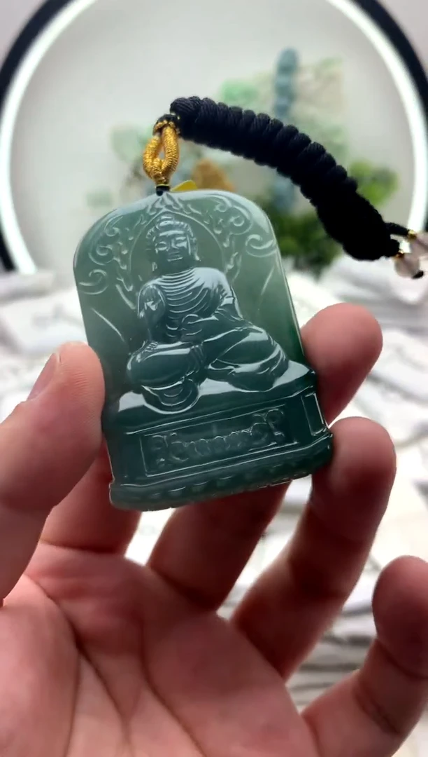 翡翠未镶嵌颈饰阿弥陀佛