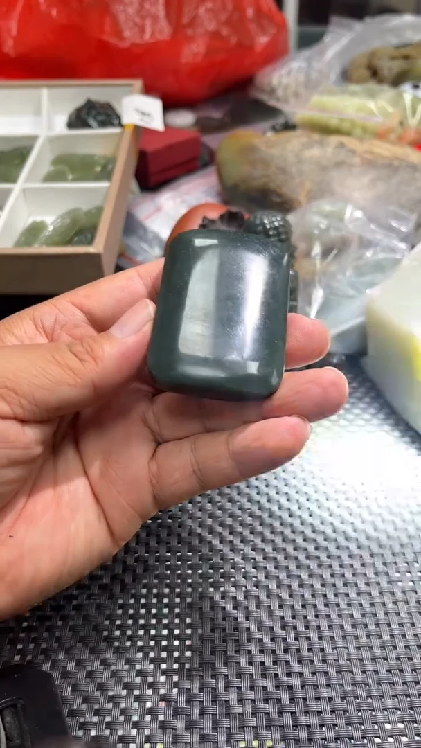 和田玉未镶嵌颈饰平安牌